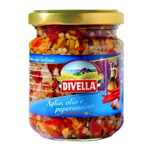 Kawałki czosnku i papryczki chilli w oleju 190g  Divella